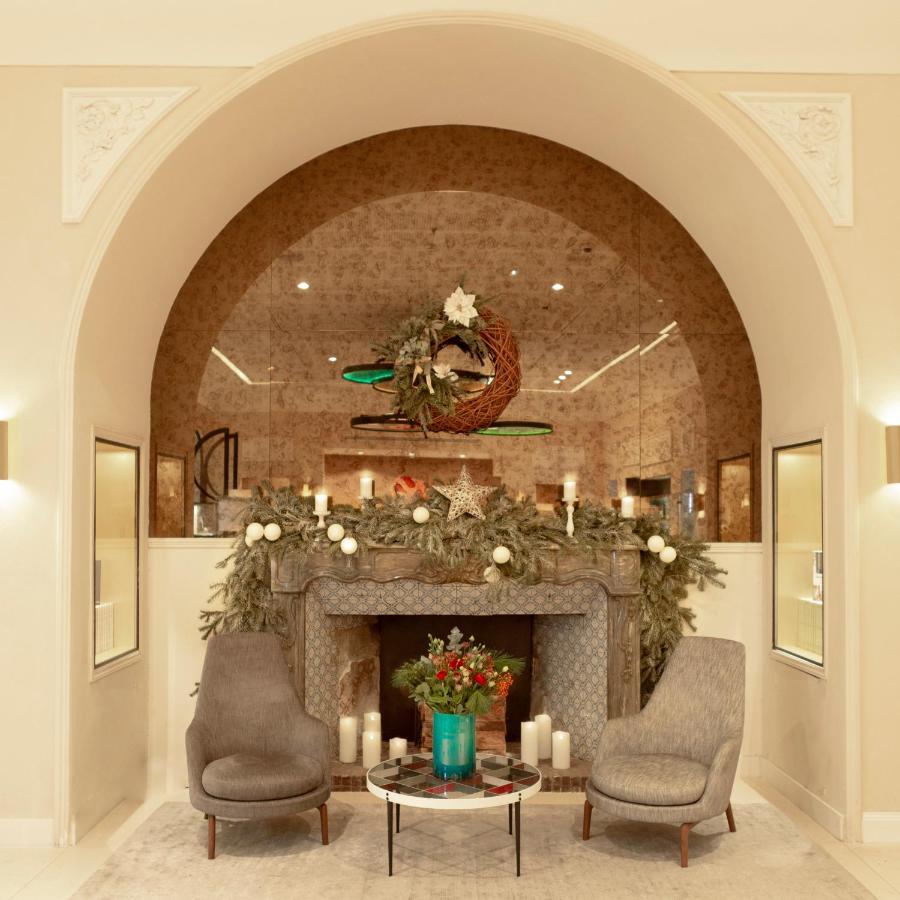Maison Albar Hotels L'Imperator Nimes Exterior foto The interior of the hotel