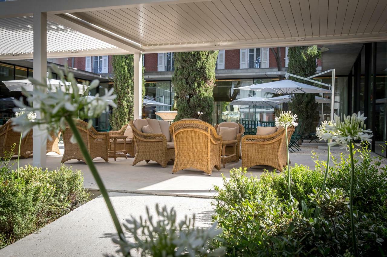 Maison Albar Hotels L'Imperator Nimes Exterior foto The hotel's garden