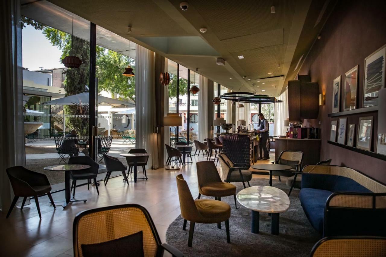 Maison Albar Hotels L'Imperator Nimes Exterior foto The interior of the hotel
